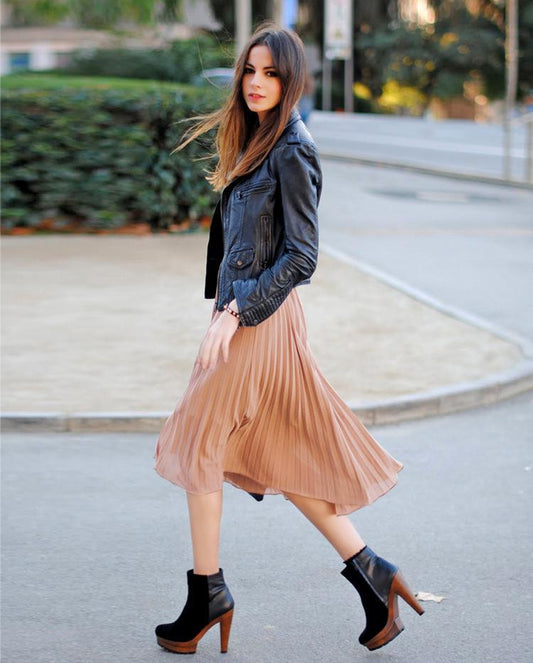 Clearance Pure Color Chiffon Pleated Big Short Skirt